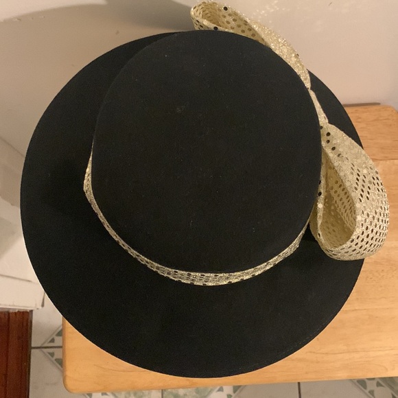 Hat - Picture 5 of 8